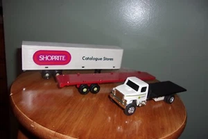 Vintage 1/64 ERTL Shoprite & flatbed trailers rivet axle & John Deere truck - Picture 1 of 6