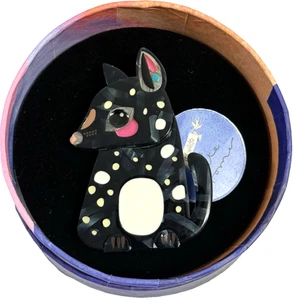 ERSTWILDER X PETE CROMER BROOCH - THE QUAINT EASTERN QUOLL. NIB. - Bild 1 von 1