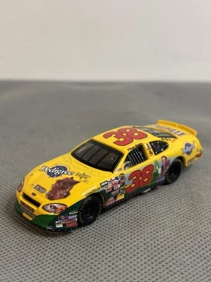 LOOSE Elliott Sadler 2004 Pedigree/ Wizard Of Oz 1/64 Action Diecast - Image 1 of 4