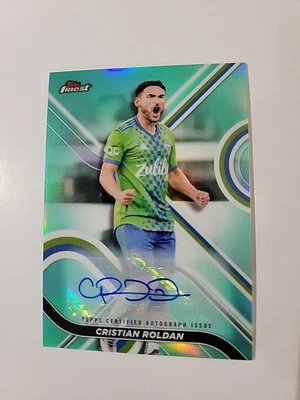 2022 Topps Finest MLS Cristian Roldan #27 Aqua Refractor Autograph /75 - Image 1 of 2