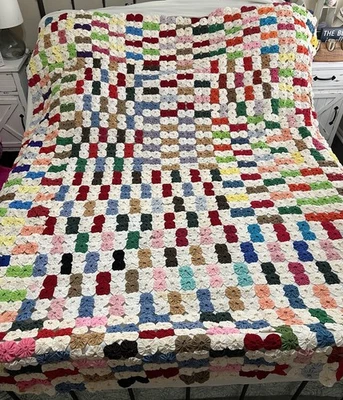 Antigua cubierta de edredón Yo Yo hecha a mano de colección 72x90 tapa de cabaña Foto 1 de 4