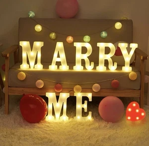 Timisea ‘Marry Me’ LED Light Up Letters with 1000 Rose Petals - Picture 1 of 6