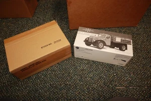 International KB-8 Stake Truck in Green IH 1/34 Scale by First Gear in Box - Picture 1 of 21