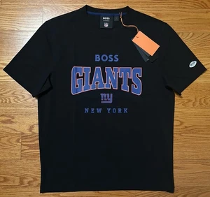 ¡NUEVO CON ETIQUETAS! Camisa Para Hombres Hugo Boss x NFL New York Giants Huddle Cuello Redondo $98 M AGOTADA! - Imagen 1 de 9