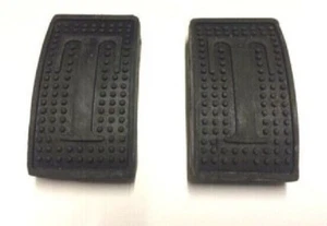 NEW TRIUMPH TR3 TR4 TR250 TR6 SPITFIRE GT6  BRAKE AND CLUTCH PEDAL PAD SET/2 - Bild 1 von 3