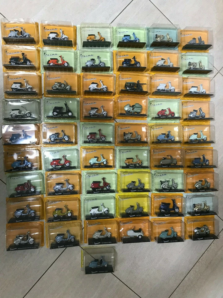 VESPA COLLECTION - SCALA 1/18 - SCEGLI DAL MENU A TENDINA - Immagine 1 di 1