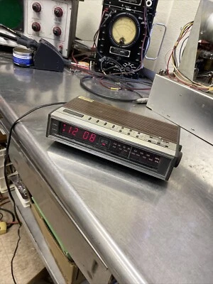 Vintage Realistic Chronomatic 257 Radio Alarm Click Digital Works - Image 1 of 4
