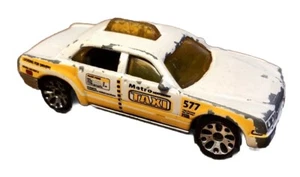 Matchbox 2.9” TAXI CAB Diecast Toy Car VINTAGE 2002 White Yellow METRO 577 1:60 - Picture 1 of 12
