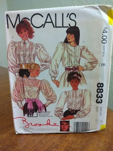 McCalls 8833 Schnittmuster Misses Top 4 Stile Gr. 8 Brustumfang 31 1/2 Neu aus altem Lagerbestand ungeschnitten - Bild 1 von 10