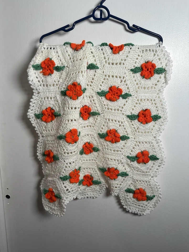 Manta de ganchillo hecha a mano vintage - 3D naranja floral abuela hexagonal - 3 pies x 2 pies Foto 1 de 4
