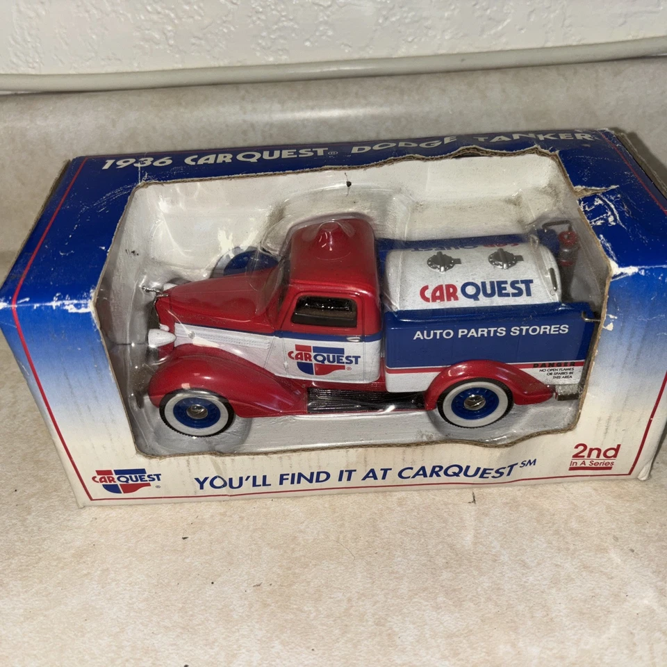 Carquest, 1936 Dodge Tanker-72025 Die Cast Coin Bank Edición Limitada, Serie 2D Foto 1 de 4