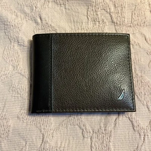 Nautica Men's Milled Leather Brown Bifold Wallet - Picture 1 of 8