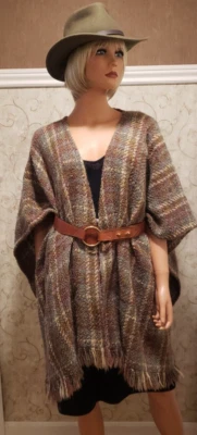 VINTAGE BOYNE VALLEY Weavers Ireland Wool Blend Woven brown  Plaid Poncho Wrap - Imagem 1 de 4