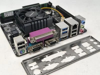 Gigabyte GA-E3800N AMD E23800 Quad APU Radeon HD8280 4GB + Blende - Bild 1 von 2