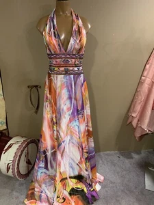 To Die For Designer Jovani Dress 2 - Picture 1 of 9