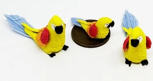 Doll House Yellow Polymer Clay Parrots 2 Adults and a Baby 1:12 Scale P10 tumdee - Picture 1 of 6
