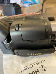 JVC GR-AX337E Camcorder with Carry Bag + Manual + Charger +Battery + Accessories - Picture 1 of 3