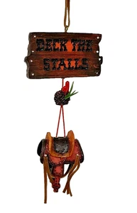 SILLA DE MONTAR VAQUERO CABALLO OCCIDENTAL "DECK THE STALLS" RESINA ADORNO 4" (BX21) - Imagen 1 de 2