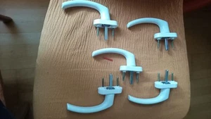 5 Stück Fenstergriffe, Aluminium, weiß, 43 mm Schraubenabstand wie Neu - Bild 1 von 3