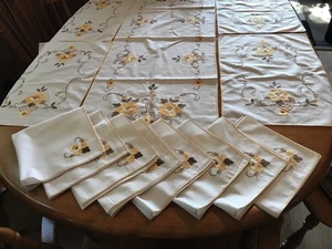 Vtg Set Of 8 Napkins, Placemats Table Runner Applique Embroidery Fall Floral New - Picture 1 of 9