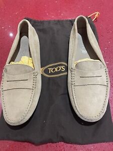 Ladies Tod’s Slightly New Soft Leather Beige Gommino Loafers Size 41.