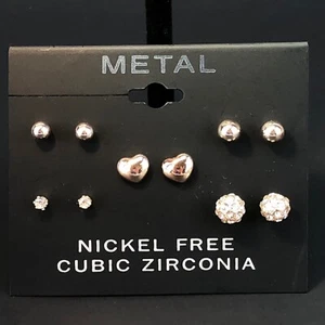 Pendientes de metal Kohls 5 pares de pernos en tono dorado sin níquel circonio cúbico - Imagen 1 de 2