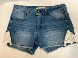 Guess Teens Girls Sz 12 Blue Denim Shorts Front Zip Lace Inserts Raw Hem Logo PO - Picture 1 of 11