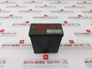 YOKOGAWA UM330 Digital Temperature Indicator 100-240VAC 20VA Max 10VDC Input - Picture 1 of 8