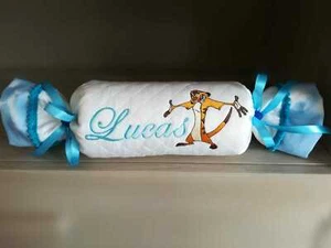 CUSCINO CARAMELLA CON NOME PERSONALIZZATO RICAMATO NEONATO PARACOLPI CULLA - Foto 1 di 9