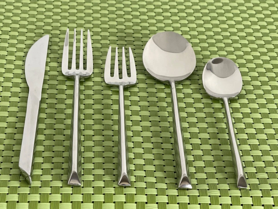 Oneida DEMETER Stainless 18/10 Glossy Angled Tip Flatware SMART CHOICE A42G - Image 1 of 1