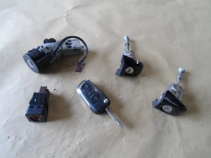CITROEN C4 MK2 5 PUERTAS VTR+. 1.6HDi 2011. INTERRUPTOR DE ENCENDIDO / CERRADURAS DE PUERTAS Y LLAVE - Imagen 1 de 1