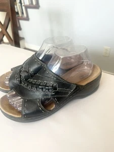 Clarks Bendables Womens Sandals 8.5W Black Leather Low Heel Adjustable Strap - Picture 1 of 7