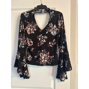 NWT Polly & Esther Bell Sleeve Women's Top Shirt Blouse Choker Collar Size Lg - Picture 1 of 5