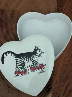 B. Kliban Zapatilla Roja Gato Vintage Forma de Corazón Cubierta Baratija Caja Plástico  Foto 1 de 4