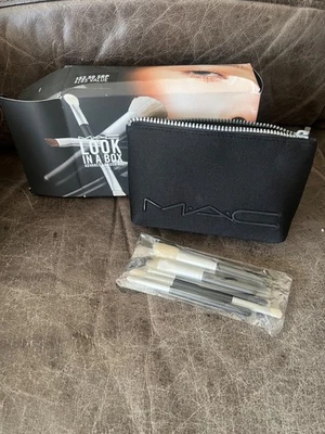 MAC Look In A Box: ADVANCED BRUSH KIT & Bag 168SE 193SE 208SE 219SE 217SE 239SE - Bild 1 von 3