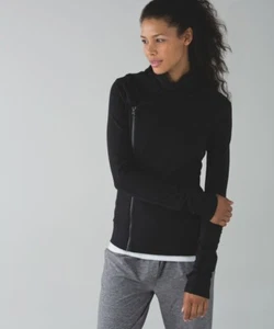 Women's LULULEMON Bhakti Yoga Jacket Asymmetrical Zip Black Size 8 - Picture 1 of 7