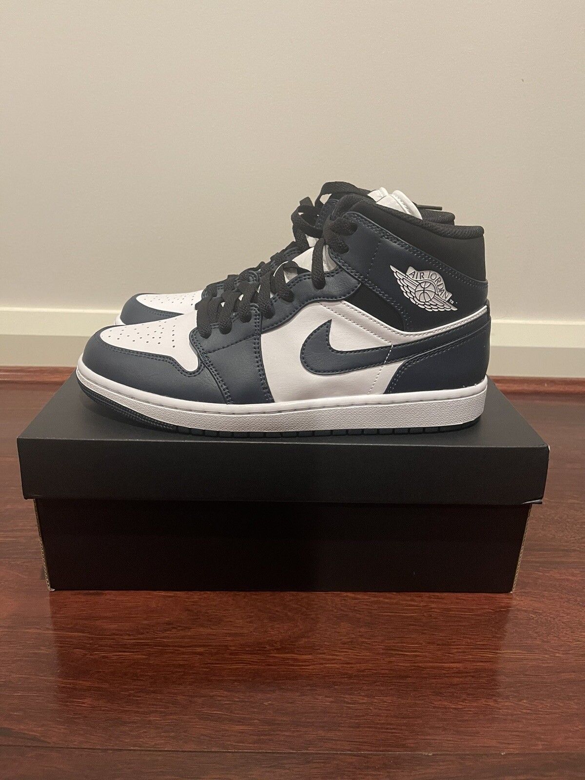 jordan 1 beetroot footlocker