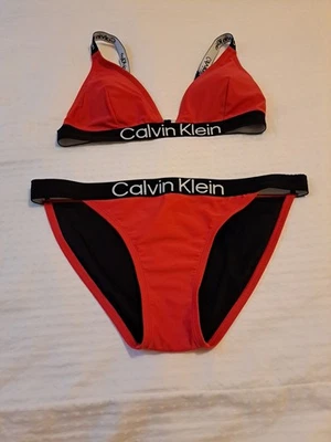 Bikini Calvin Klein rojo negro talla XL USADO EN EXCELENTE ESTADO Foto 1 de 4