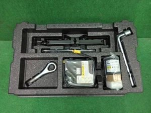 DAIHATSU Mira e-s 2018 DBA-LA360S Toolkit [Used] [PA113685184] - Picture 1 of 2