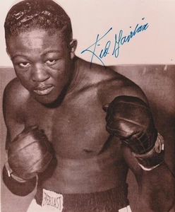 KID GAVILAN  BOXING HOFer  AUTHENTIC ORIGINAL AUTOGRAPHED PHOTO EARLY 1980's - Picture 1 of 2
