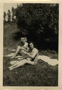 ALTES FOTO - VINTAGE SNAPSHOT - SEXY DAMEN BADEANZUG PIN UP - WOMAN - Bild 1 von 1