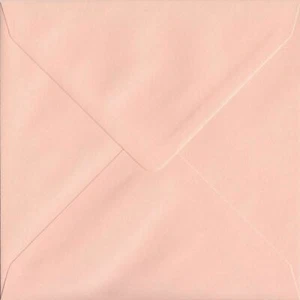 Sobres cuadrados de color salmón 130 mm x 130 mm engomados 100 gm - Imagen 1 de 1