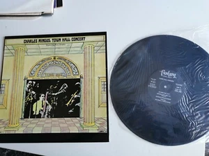 CHARLES MINGUS/ ERIC DOLPHY - TOWN HALL CONSERT - LP 33 GIRI - 12" EX - Bild 1 von 2