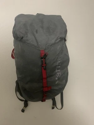 Mochila Marmot Kompressor estilo 18L cinza/vermelho #24920 - Imagem 1 de 4