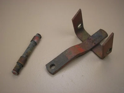 Wheel Horse C-105 518 520 516 416 414 312 310 C-85 C-81 Tractor Rear Hitch 1644 - Image 1 of 3