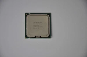 INTEL Core 2 Duo E8400 CPU 3.0 GHz 6MB LGA 775 Desktop Processor SLAPL - Picture 1 of 2