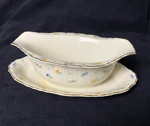 Syracuse China SUZANNE Gravy Boat with Underplate Multicolored Florals 12 oz - Picture 1 of 7