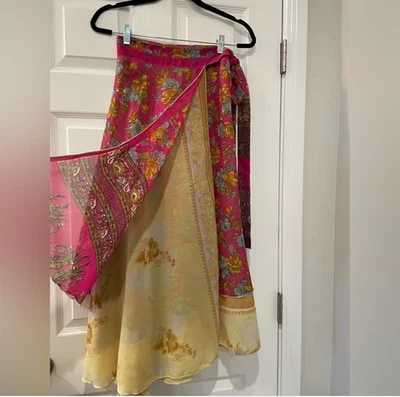 Falda envolvente floral en rosa y amarillo Foto 1 de 4