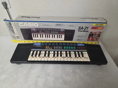 Casio SA-21 Tastiera Elettrica Portatile 100 Sound Tone Bank Doppio Altoparlante con Scatola - Immagine 1 di 4