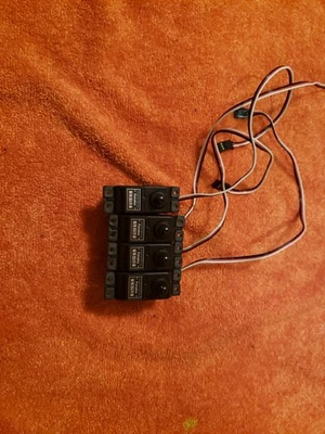 Futaba Servos - Lot Of 4 Of S3152 servos -  JT25 - Image 1 of 4